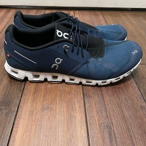 On Cloud 5 shoes 10.5